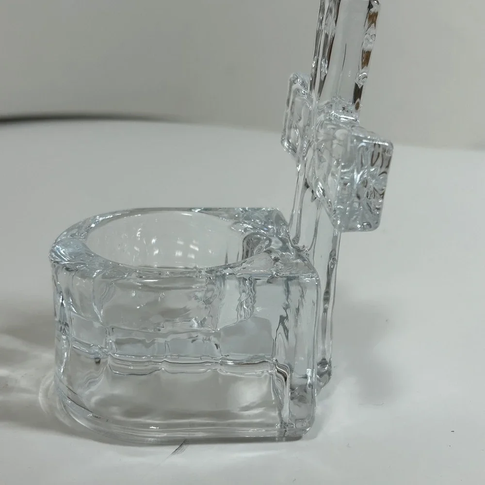 Unbranded clear glass